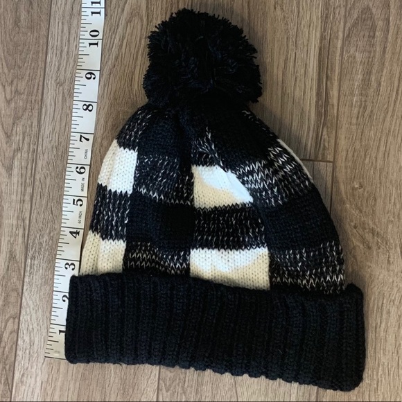 1 LEFT! Buffalo Check Plaid Beanie Pom Winter Hat - Picture 5 of 5